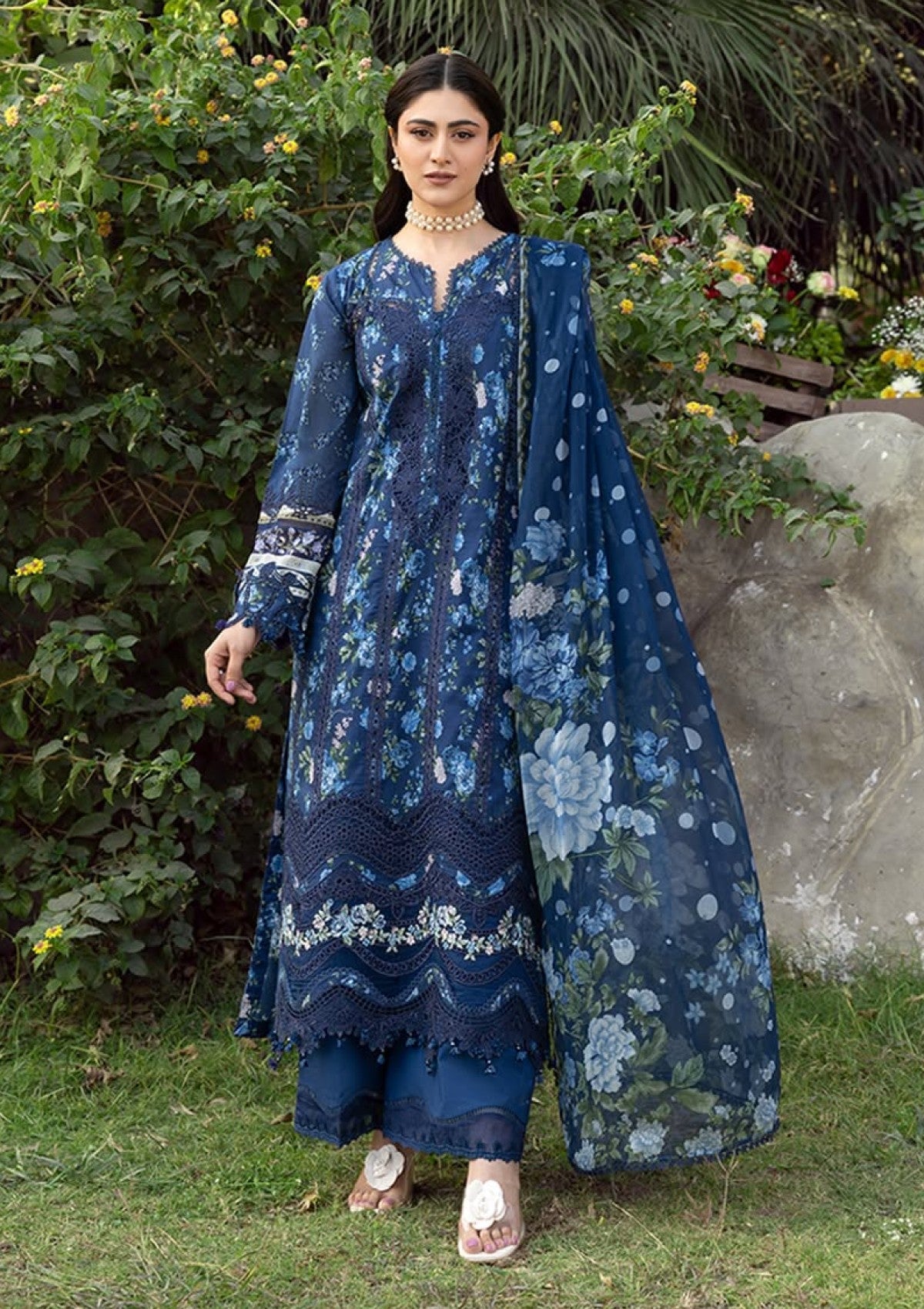 ELAF LUXURY LAWN EMBROIDERED 3 PC WITH SOFT LAWN DUPPATA